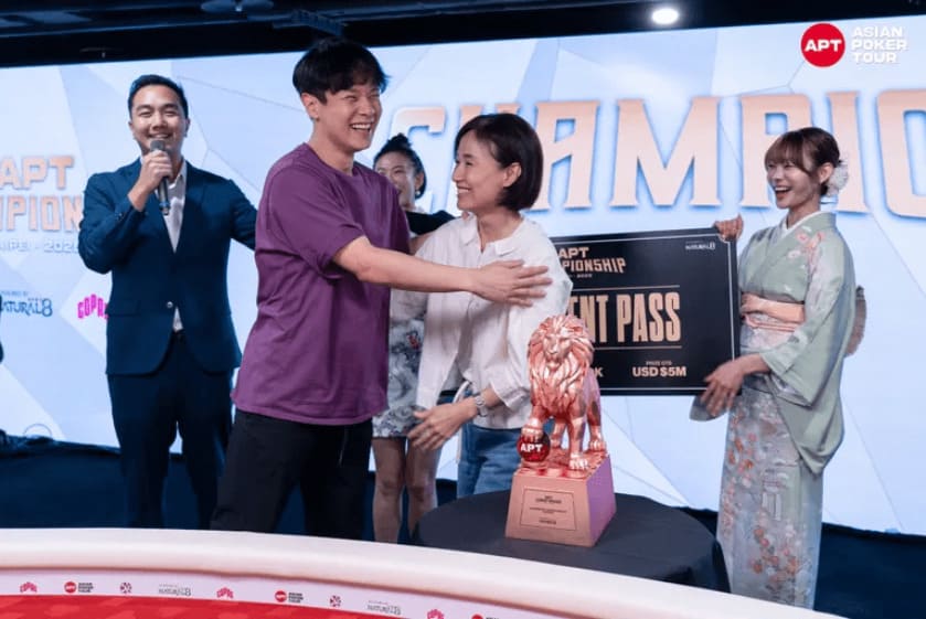 【EV扑克】2025APT冠军赛|主赛轻松破保!中国台湾省选手Chia Wei Kuo首轮领跑!