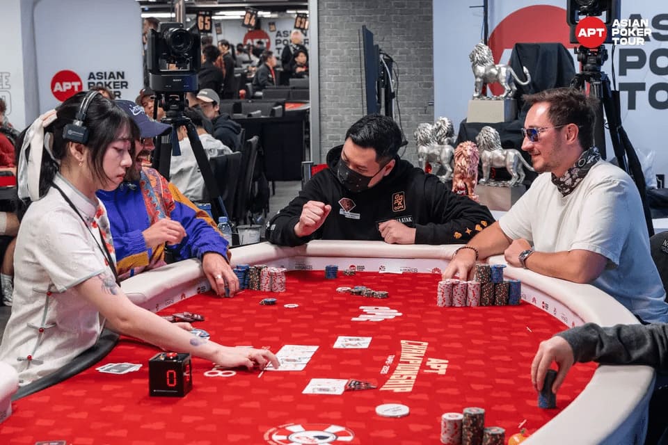 【EV扑克】2025APT冠军赛|爱尔兰选手Toby Joyce问鼎豪客冠军赛,斩获 APT 赛史主赛之外最壕赛事冠军奖金!