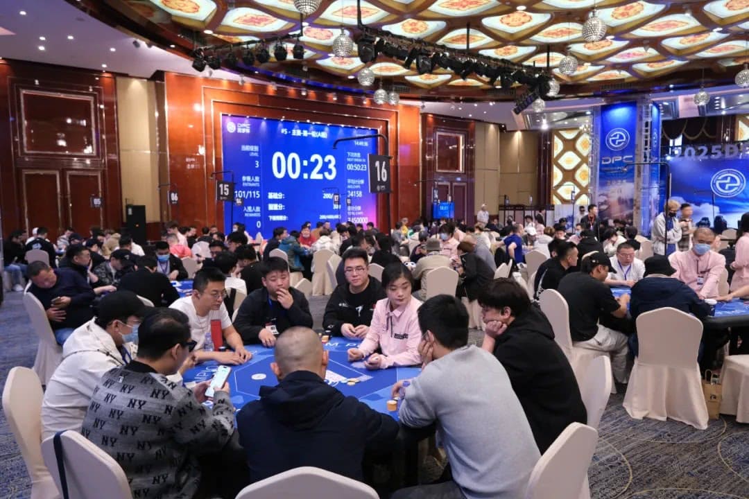 【EV扑克】DPC厦门站 | 女神赛燃爆赛场 陈施君获人生首冠;主赛A组共206人参赛 杨睿41.3w领跑48人晋级第二轮