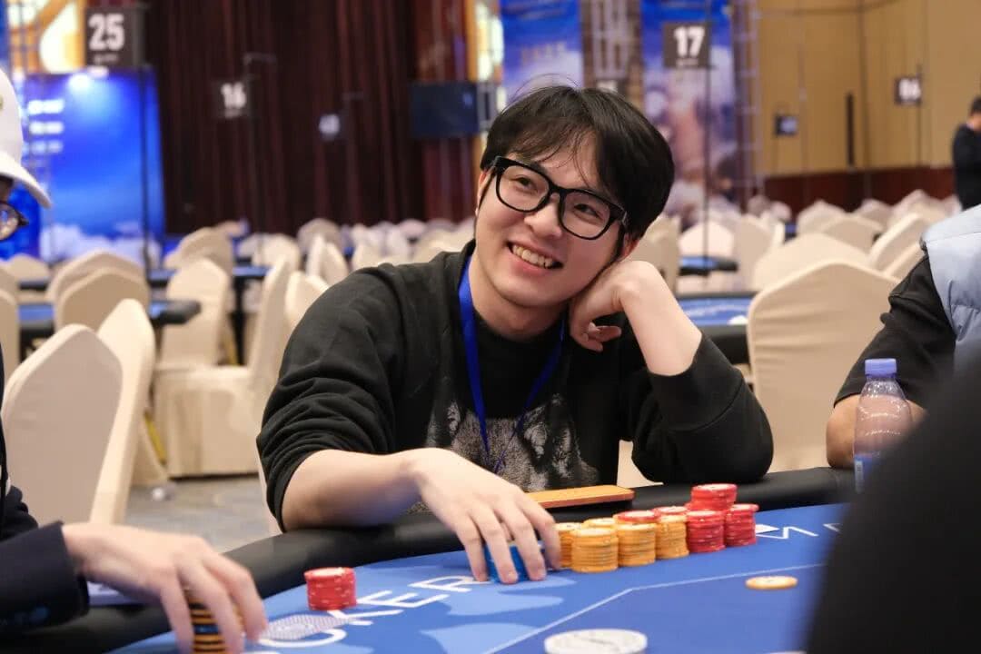 【EV扑克】DPC厦门站 | 主赛共计739人参赛172人晋级第二轮,吴祝44.2w领跑全场冲击决赛圈