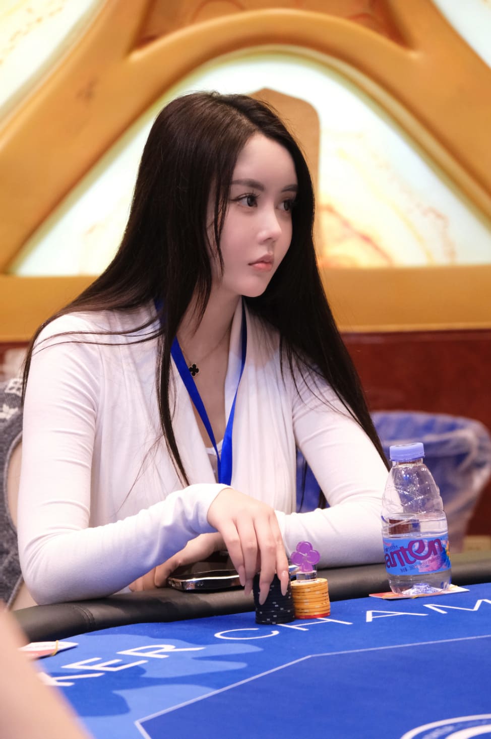 【EV扑克】DPC厦门站 | 主赛共计739人参赛172人晋级第二轮,吴祝44.2w领跑全场冲击决赛圈