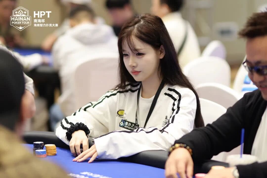 【EV扑克】2025HPT® 南海杯|主赛C组张培领衔晋级,D组(快速)饶鹏位列首位晋级