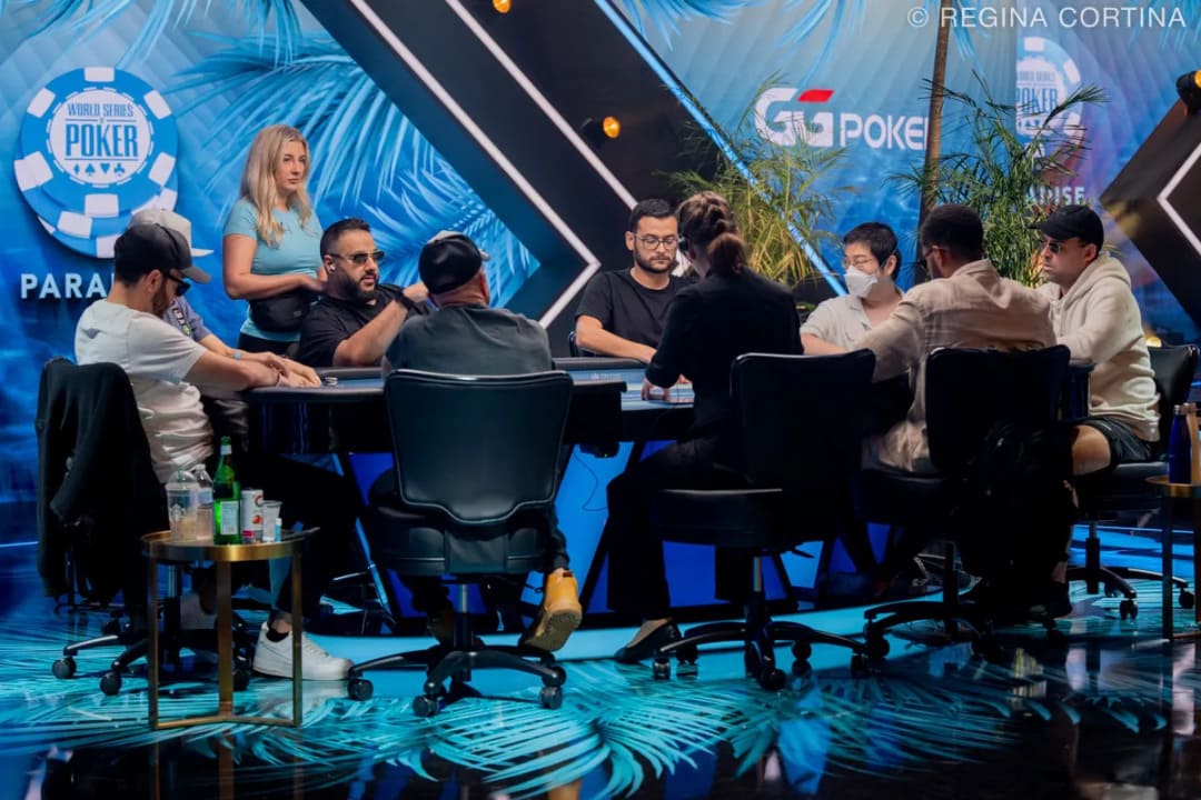 【EV扑克】WSOP天堂岛超级主赛最下头一刻:职牌拿AA故意长考1分钟!