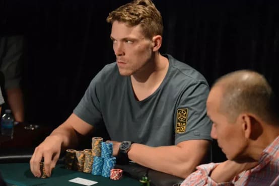 【EV扑克】被老师断言“会进监狱”的孩子，靠打牌赚了3.8亿