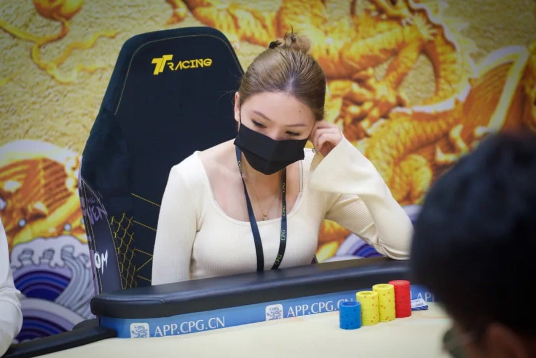 【EV扑克】CPG三亚大师赛｜泡沫破裂！胡成旭、陈圣与主赛136人奖励圈擦肩而过，张志191.1万记分牌领衔92人晋级下一轮