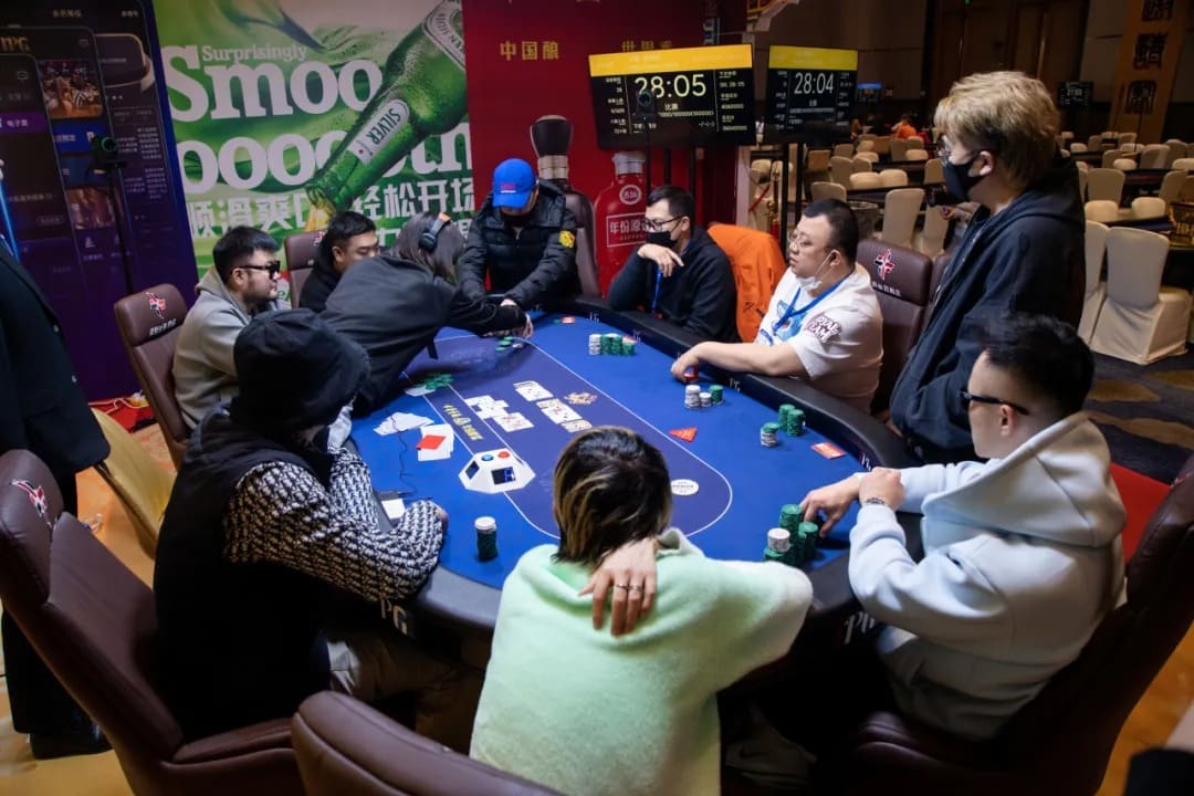 【EV扑克】IPG大师邀请赛｜主赛最强八人闪耀泉城！卫冕冠军李靖晶一骑绝尘再度领跑！