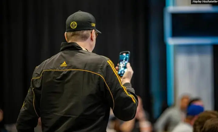 【EV扑克】Phil Hellmuth点外卖超4500次，豪掷16.8万美元惊呆网友