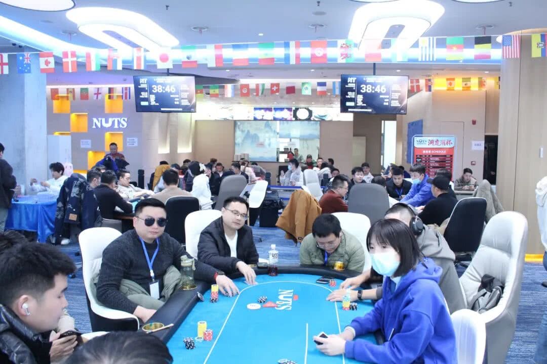 【EV扑克】洞庭湖杯NT1 | 主赛1135人次，107人晋级半决赛，江苏锐、吴鑫分获C/D组CL