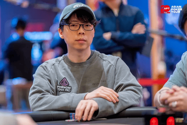 【EV扑克】2026APT济州经典赛 | 主赛逼近千人大关,Tianhao Zheng成功领跑!Tony Lin冲击背靠背冠军!