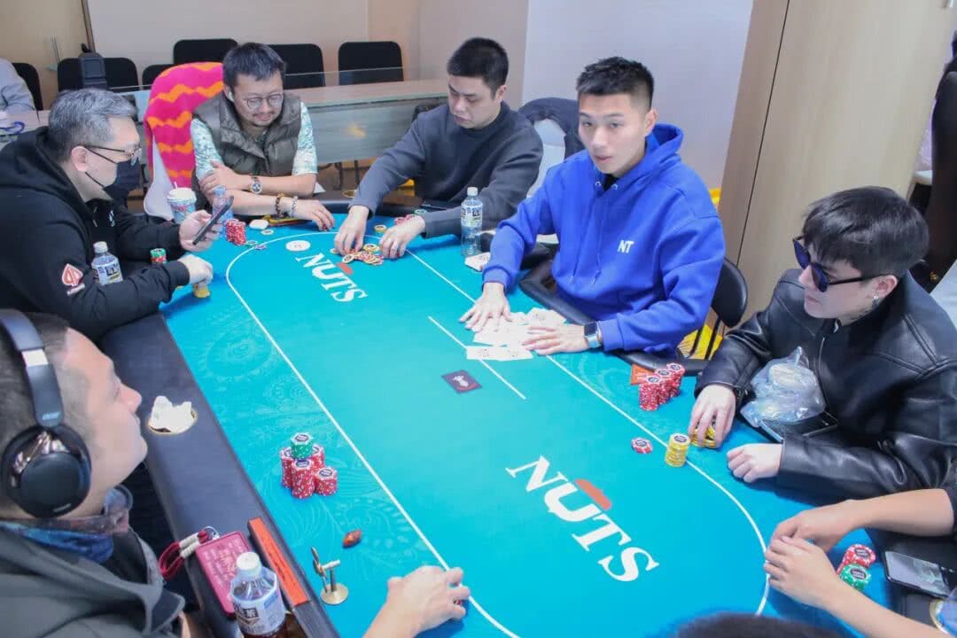 【EV扑克】洞庭湖杯NT1 | 半决赛日巅峰对决启幕，9人决赛桌产生