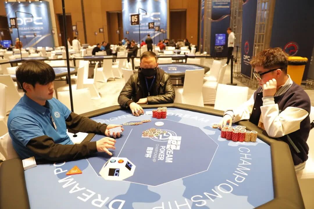 【EV扑克】DPC圆梦杯长乐站｜主赛B组111人参赛 任彬文27.65W领衔30人晋级；计算派牌手俞辰昕称雄V10精英赛