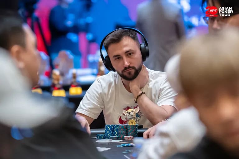 【EV扑克】2026 APT济州经典赛 | 主赛决赛桌日本选手 Shintaro Sato领跑，四位中国选手成功晋级；迷你主赛Shuang Bao领跑！