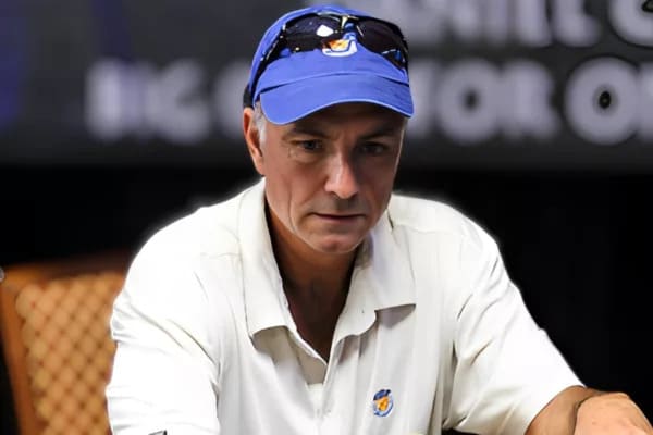 【EV扑克】35岁没钱没权没背景，靠打高额私局年入数百万刀