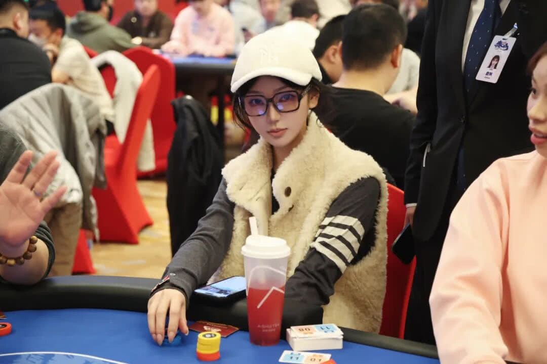 【EV扑克】2026泰山之巅·泰安站第四日 | 巅峰体验·巅峰相见·主赛再掀狂澜，共758人次参赛，157人突围晋级复赛，陈明与邢楠分获丙/丁组CL头衔！