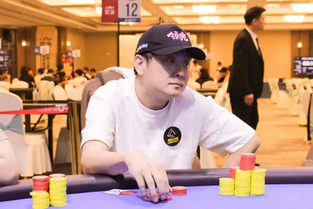 【EV扑克】第三届国门杯首日 | 回馈赛暖场，开幕赛双组齐发共155人次参赛，20人晋级第二轮，魏川，左皓文分获A/B组CL