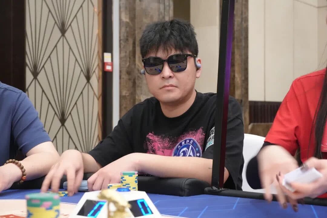 【EV扑克】GAKC皇冠杯廊坊站｜高能炸场！主赛半决赛162人角逐，17人晋级决赛，包喜豪3815000记分牌成为CL