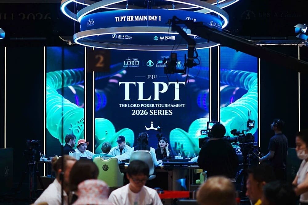 【EV扑克】TLPT济州岛站｜火热继续！巡游豪客主赛Day1众星云集Jungleman装袋89.5万计分牌登顶CL携手11人明日争冠！10k明星挑战赛重磅来袭！